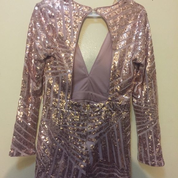 Romper. Wore once - Picture 2 of 2