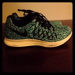 Nike Zoom tennis shoes