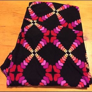BNWT LULAROE VALENTINES ❤ OS LEGGINGS 🌹🌹🌹