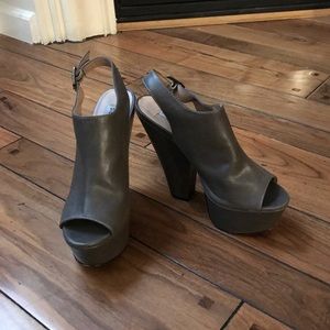 Steve Madden Olive Sandals