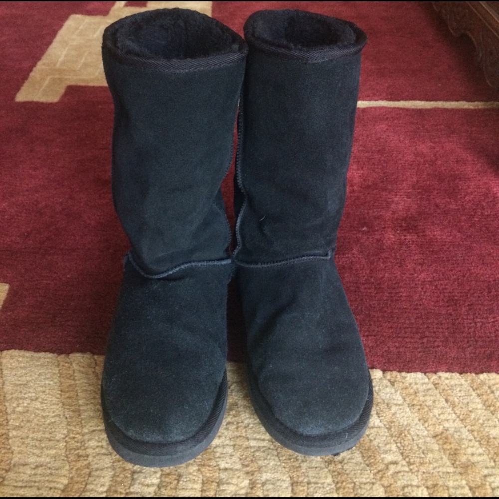 Classic short black ugg boots