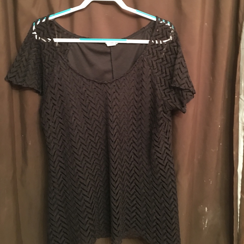 Black scoop neck shirt