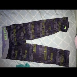 Nike pro capris