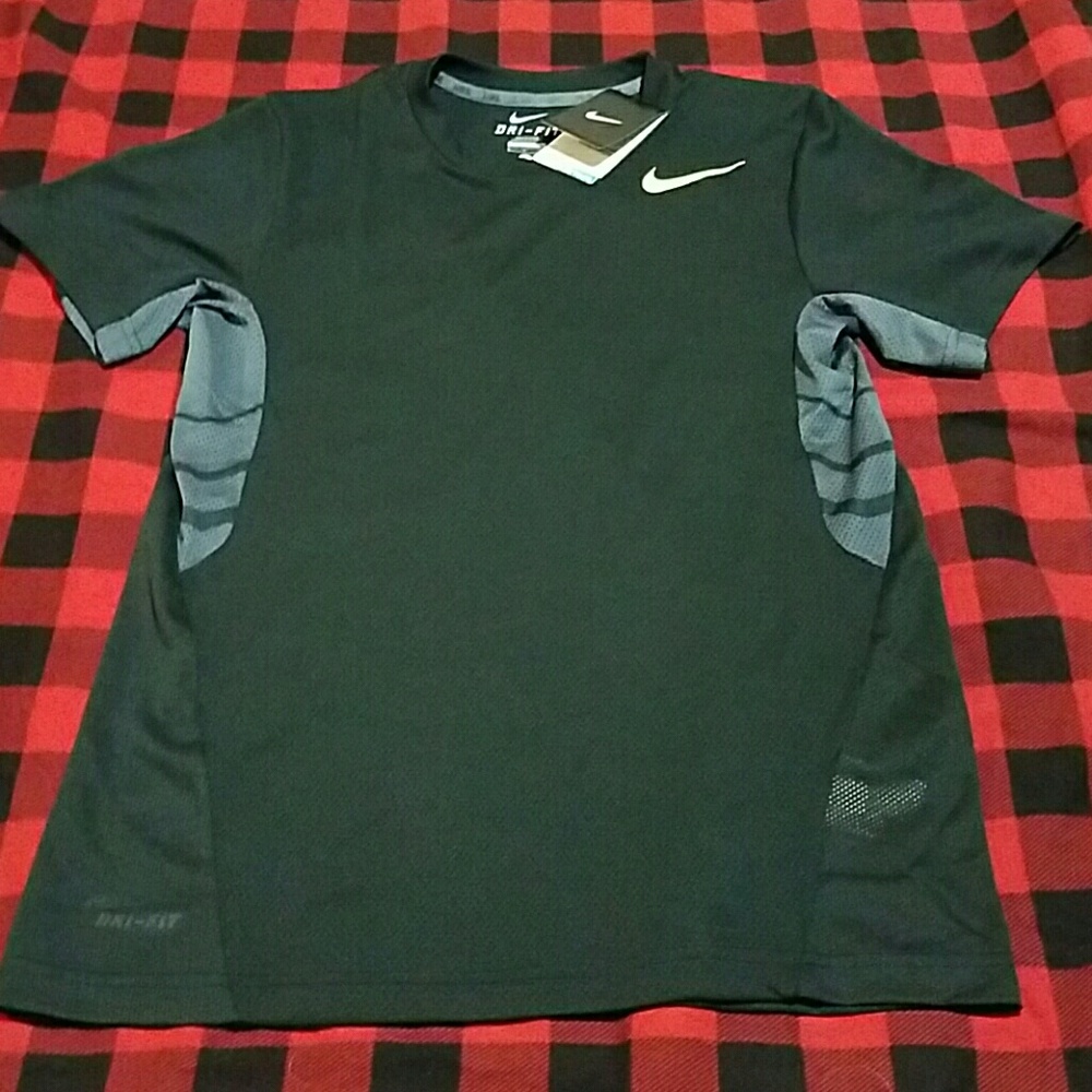 Nike tshirt