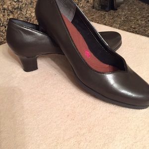 Brown Pumps "Hayden with Dark Brown Kidskin" name