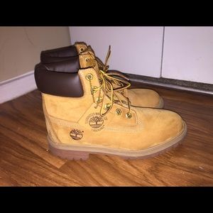 Size 5.5M Wheat Timberland Boots (youth)