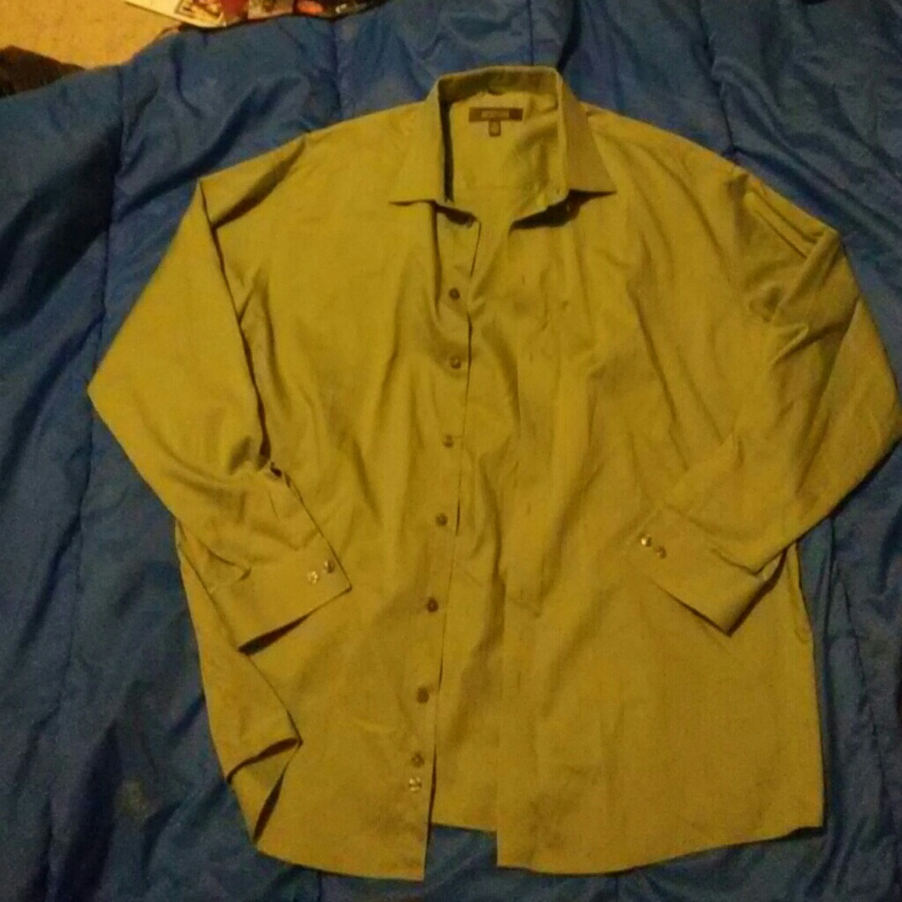 🌟Kenneth Cole Reactions Button Down Shirt