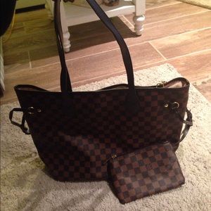 Checkered brown tote