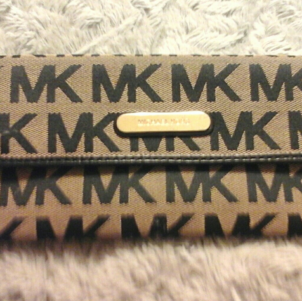 Michael Kors wallet