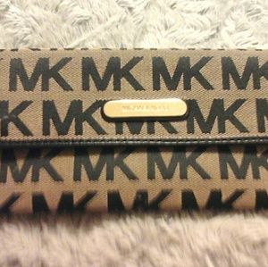 Michael Kors wallet
