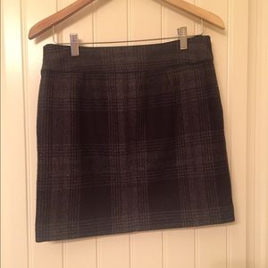 LOFT polyester/wool skirt size 4 petite