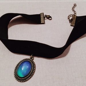 🆕 Mood Stone Velvet Choker Necklace