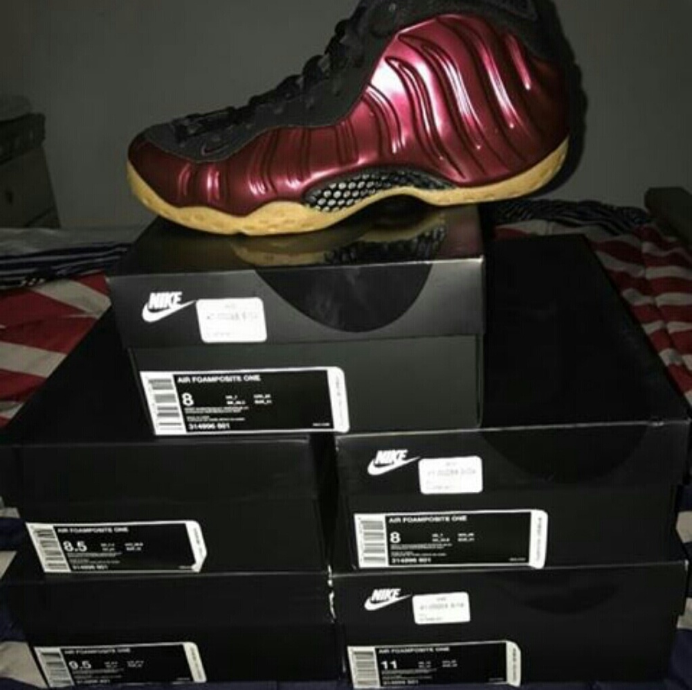 Maroon foamposites