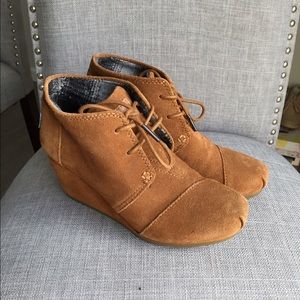 TOMS 'Desert' bootie Sz 6