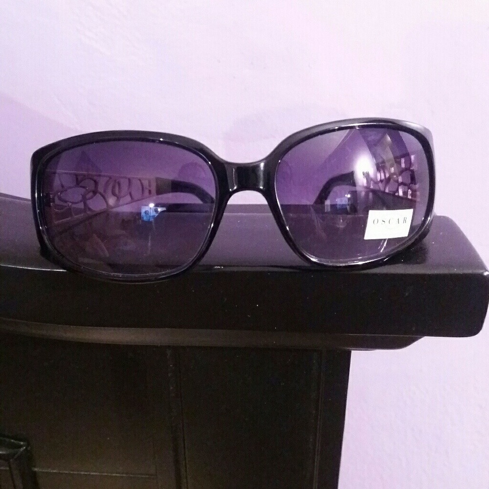 Oscar de la Renta Sunglasses