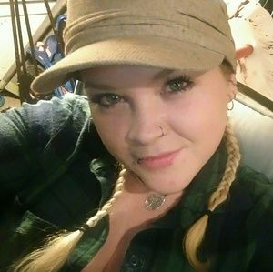 Meet your Posher, Cassie