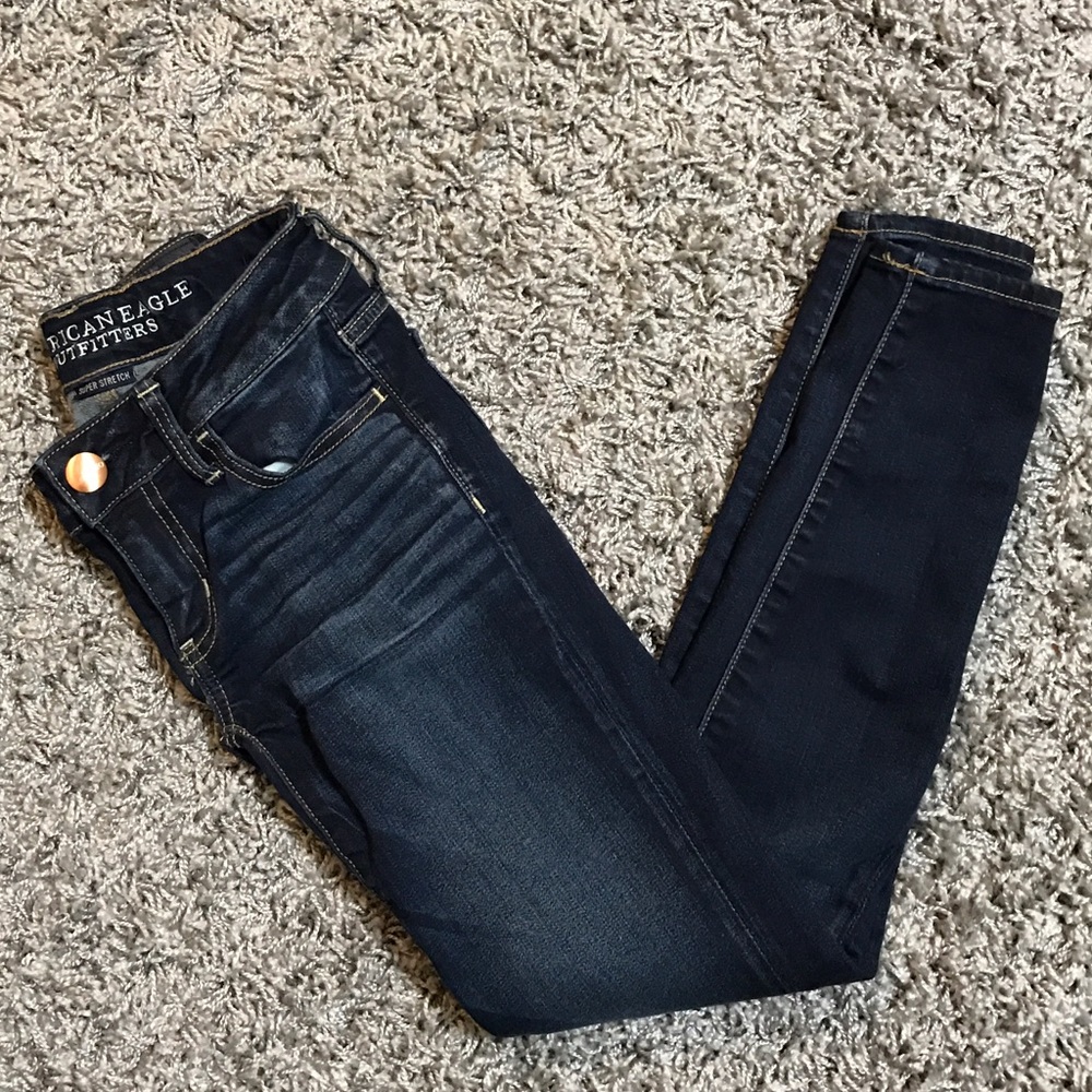AMERICAN EAGLE JEANS