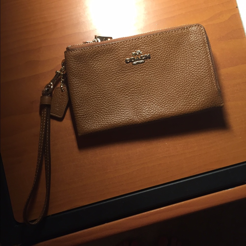 Coach Double Corner Zip Wristlet