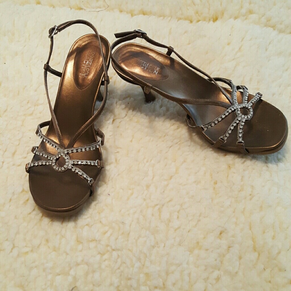 Kenneth Cole bronze size 8