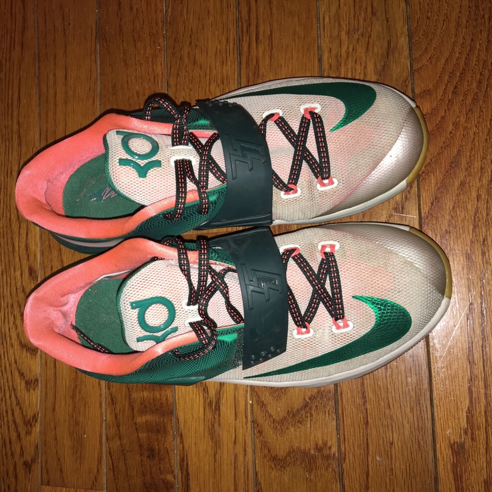 KD sneakers - Picture 1 of 3