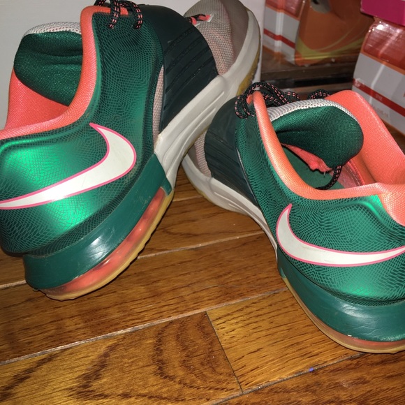 KD sneakers - Picture 3 of 3