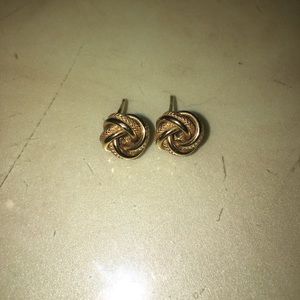 Knot earrings 10k