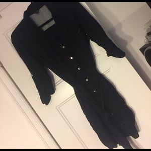 Black 3/4 sleeve button up tunic
