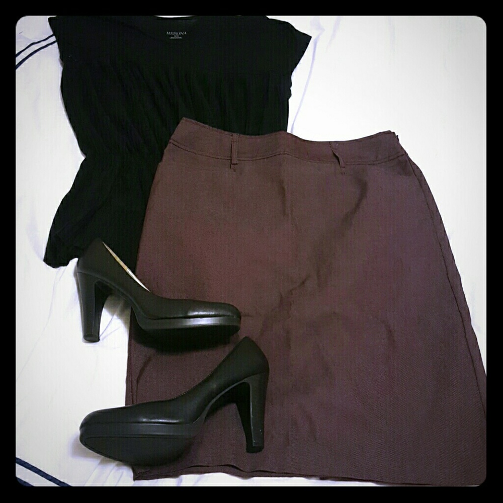 Knee-length pencil skirt! NWOT!