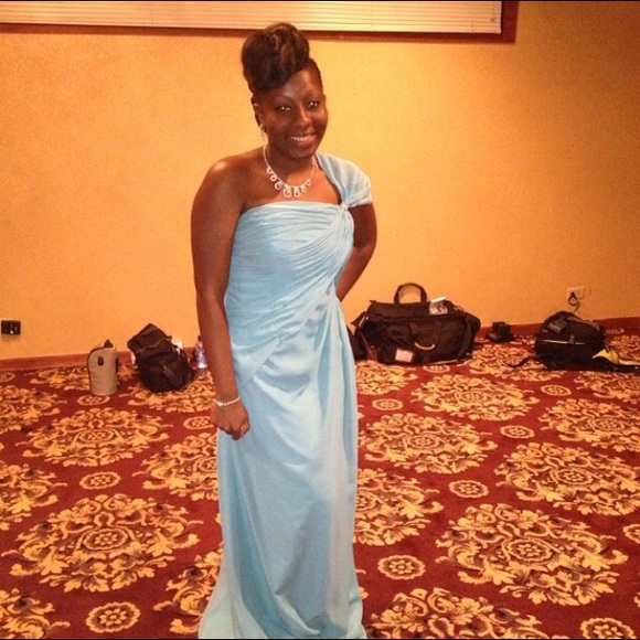 The perfect prom dress - Picture 1 of 4