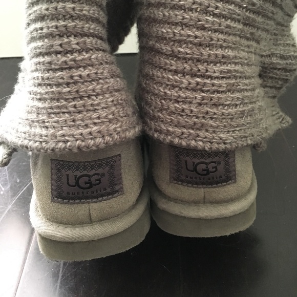 SOLD❌ 100% Authentic Ugg Boots - Picture 2 of 6