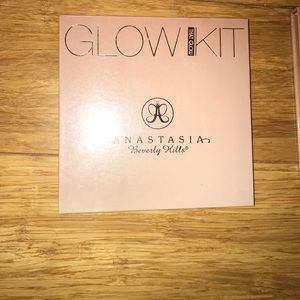 Anastasia Beverly Hills glow kit