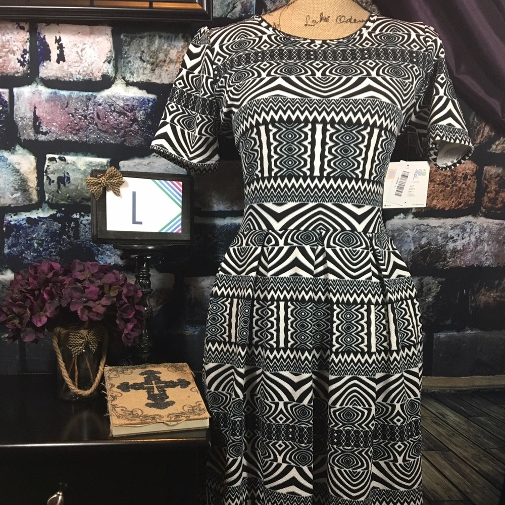 LuLaRoe Amelia Dress