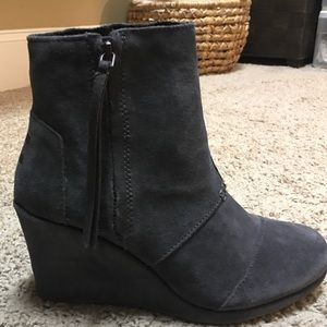 New toms gray suede wedge bootie 7.5