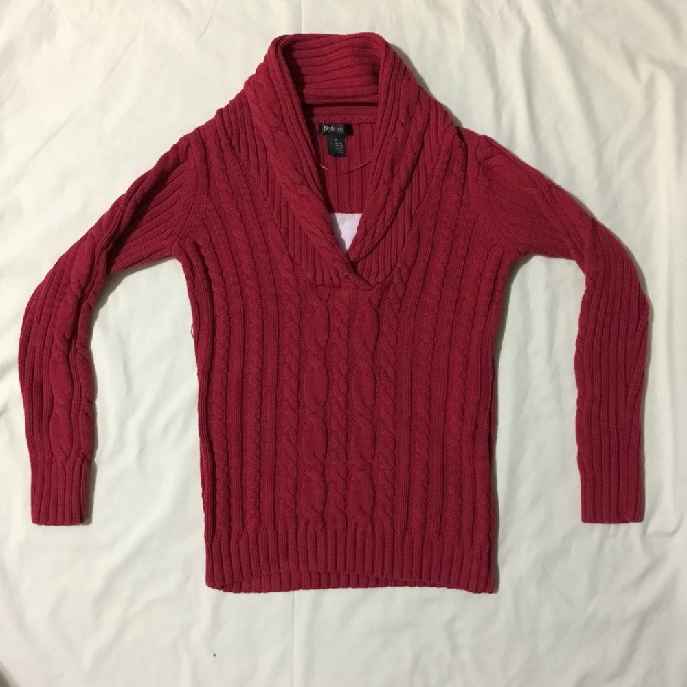 Red Sweater w. Multilayer Look