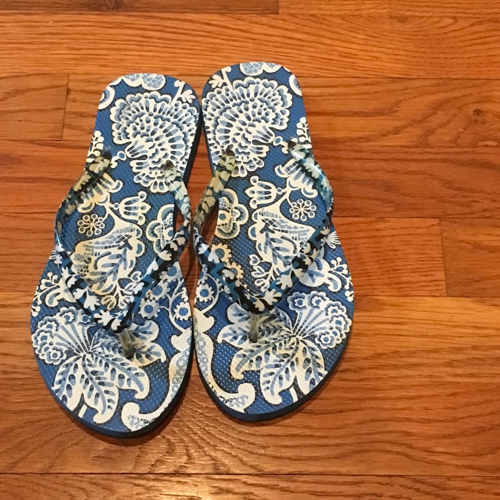 Vera Bradley flip flops