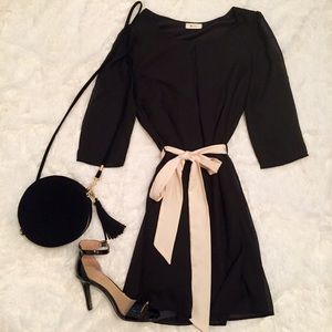 Black Everly quarter sleeve dress