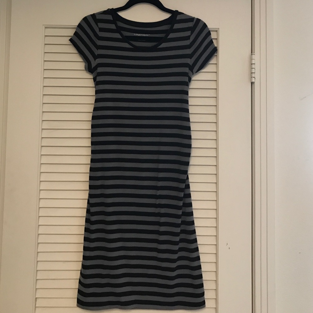 LIZ LANGE MATERNITY DRESS