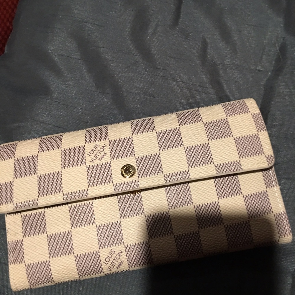 Knock off Louis Vuitton wallet