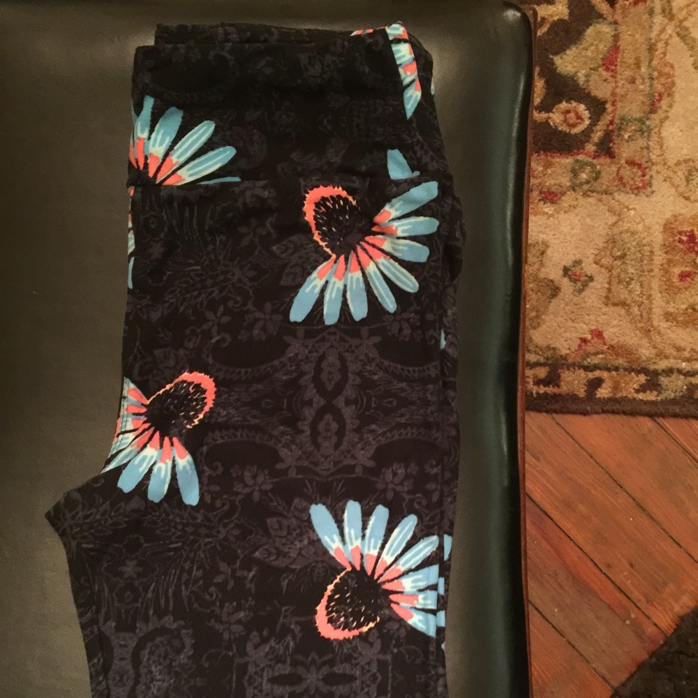 LaLaRoe OS leggings