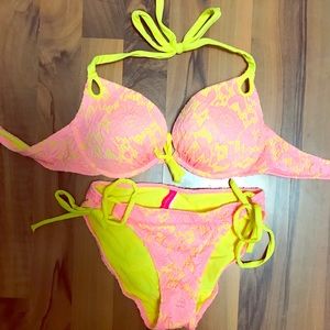 Victoria's Secret bikini!! Push up top!