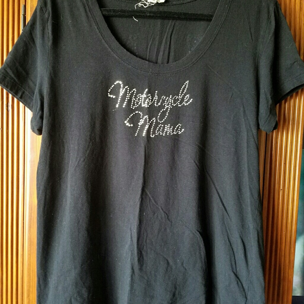 Black tee. Don't know brand