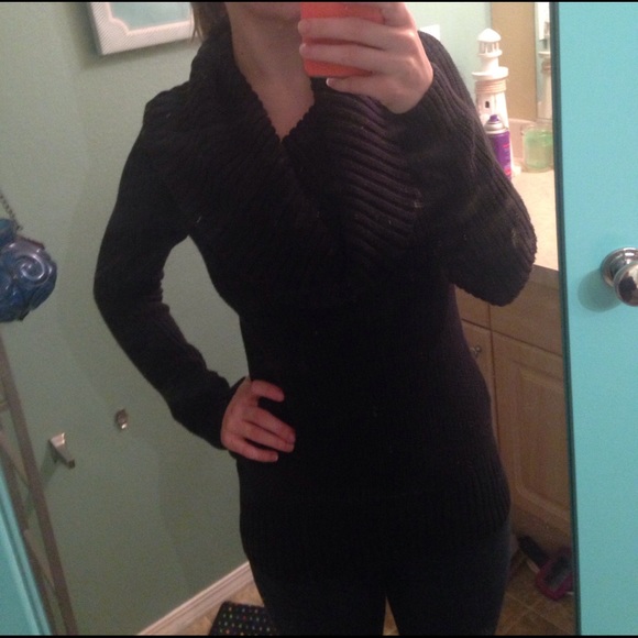 Black long sleeve cowl neck sweater - Picture 1 of 2