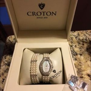 Croton Pearl Watch and Bracelet Set