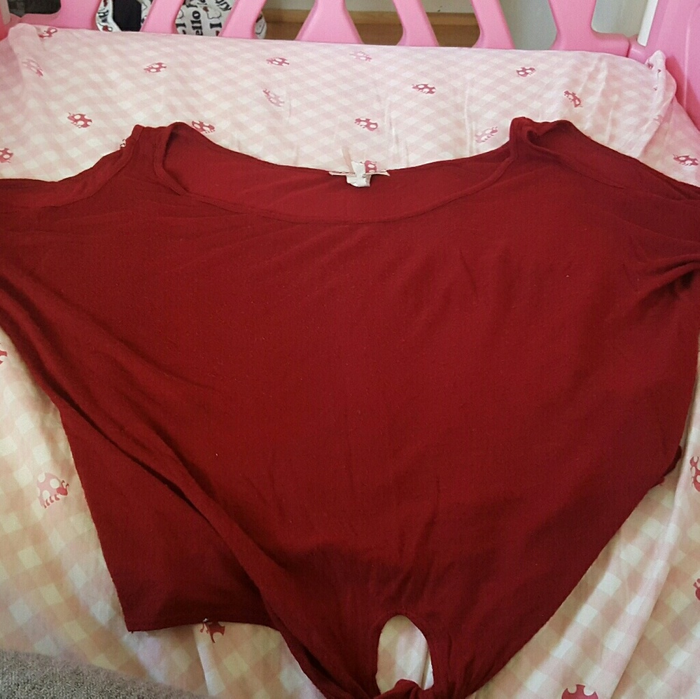 Cold shoulder tie top