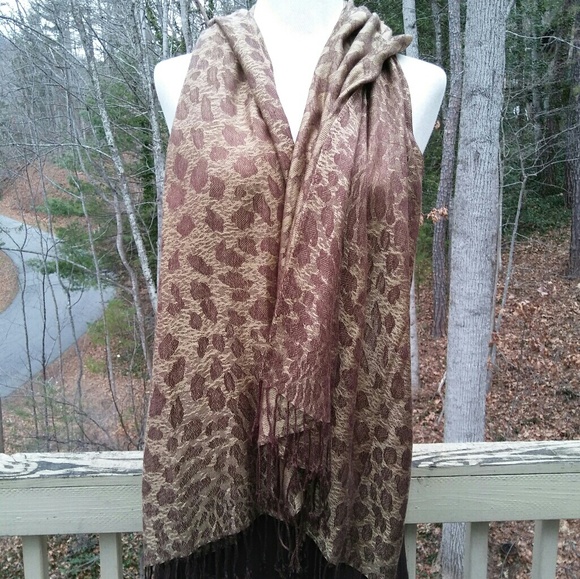 Vintage Accessories - ANIMAL Print Shawl Vintage Accessories - ANIMAL Print Shawl