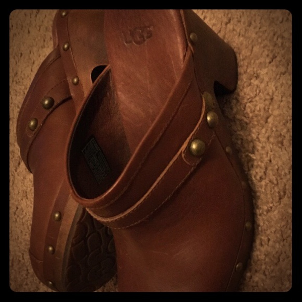 Women's Brown Leather Ugg Clogs