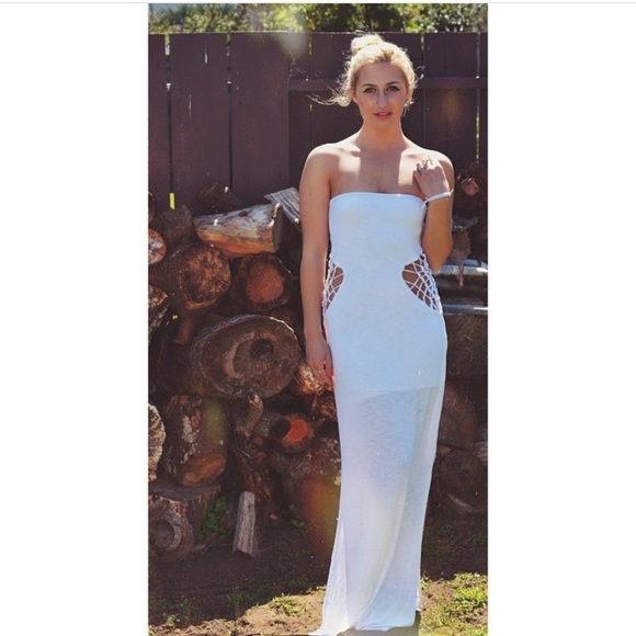 Strapless side cut out white maxi - Picture 2 of 3