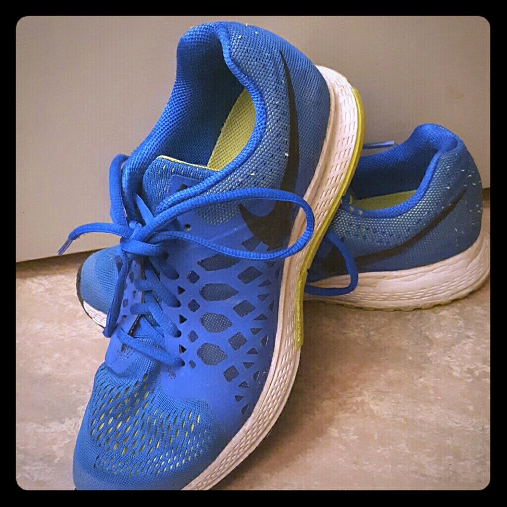 Nike free runs