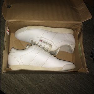 white reebok classics