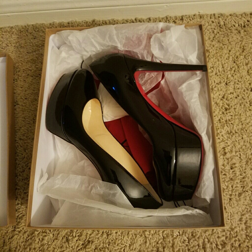 (SOLD)AUTHENTIC Christian Louboutins- Bianca 120